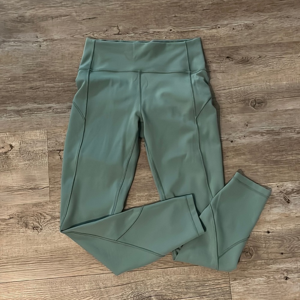 Lululemon In Movement Tight 25” Everlux